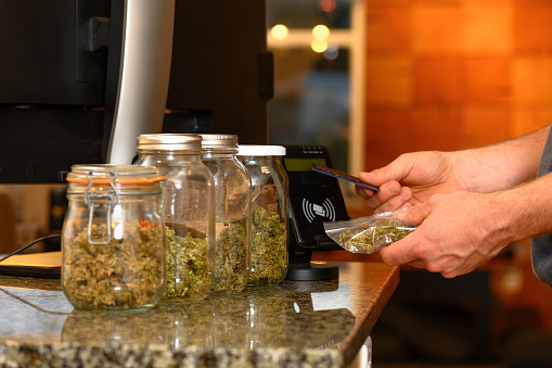 Complete guide to shopping at a dispensary