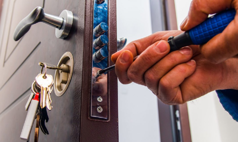 What Are the Benefits of Hiring a Locksmith?
